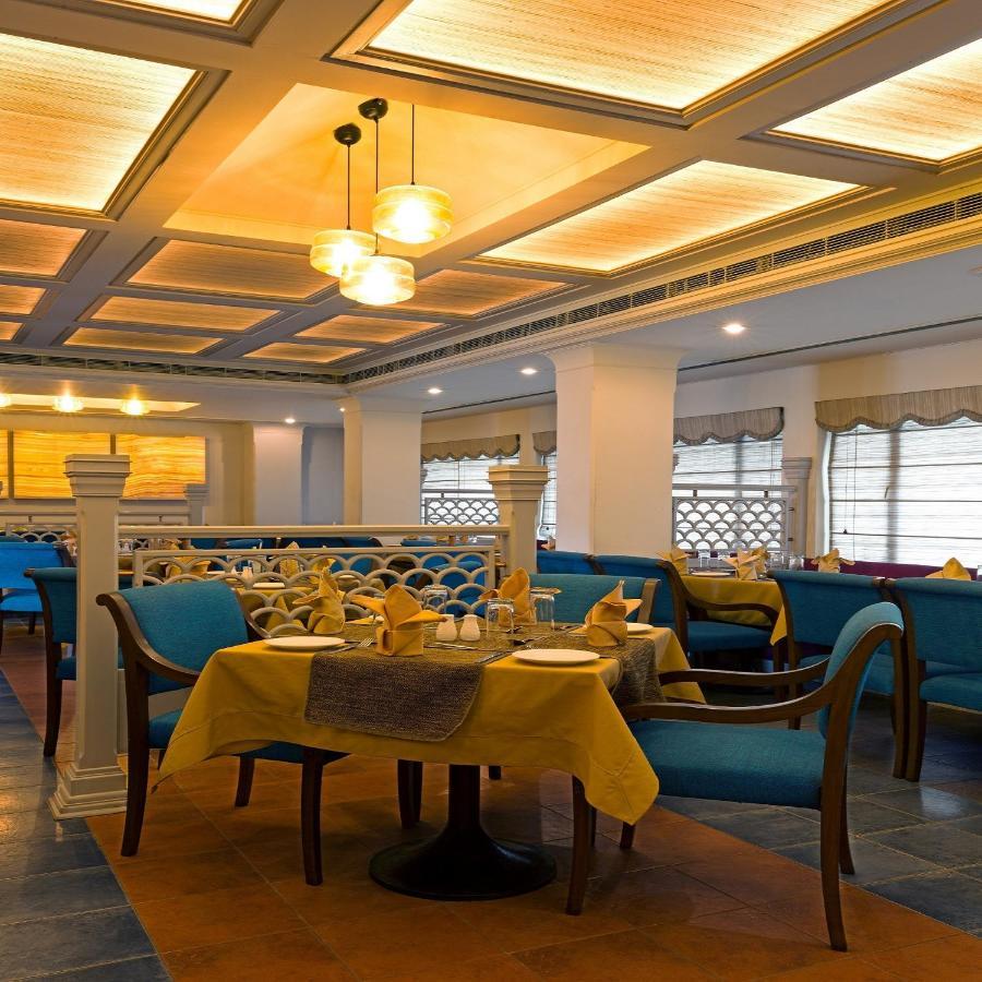 Hotel Crystal Palace Мірут Екстер'єр фото