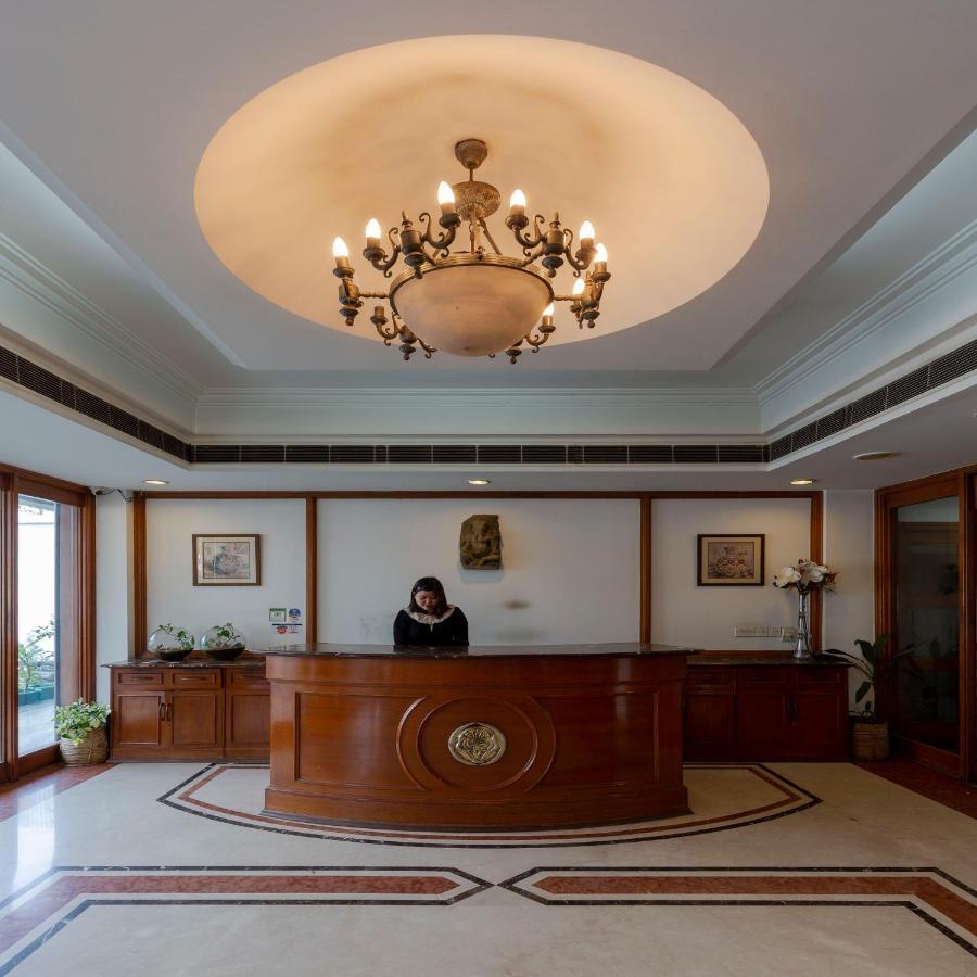 Hotel Crystal Palace Мірут Екстер'єр фото