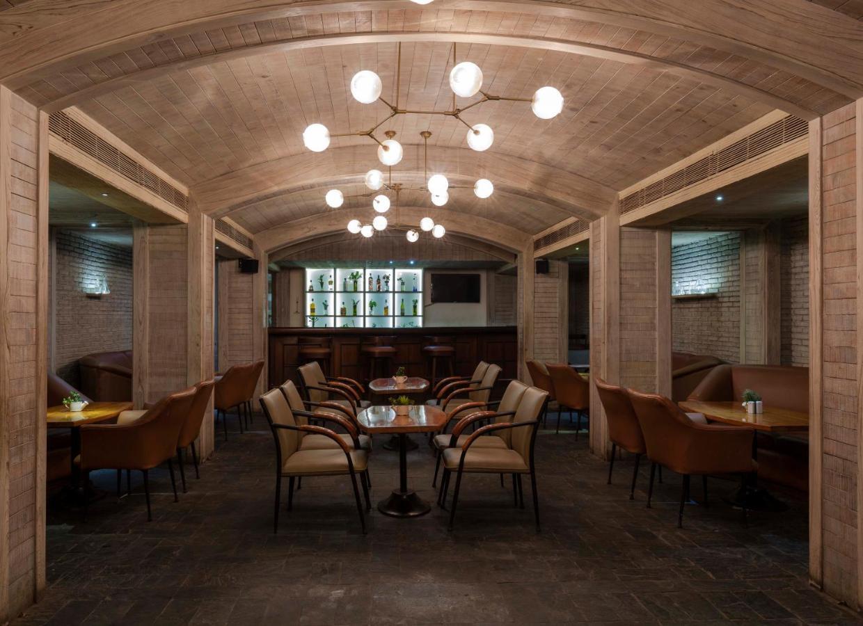 Hotel Crystal Palace Мірут Екстер'єр фото