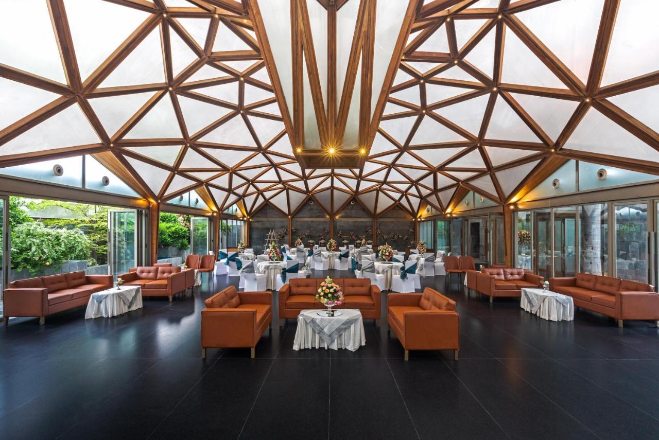 Hotel Crystal Palace Мірут Екстер'єр фото