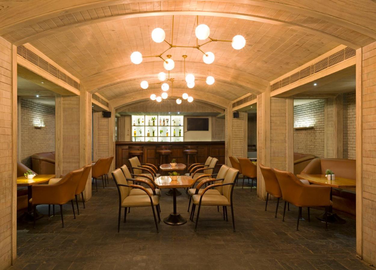 Hotel Crystal Palace Мірут Екстер'єр фото