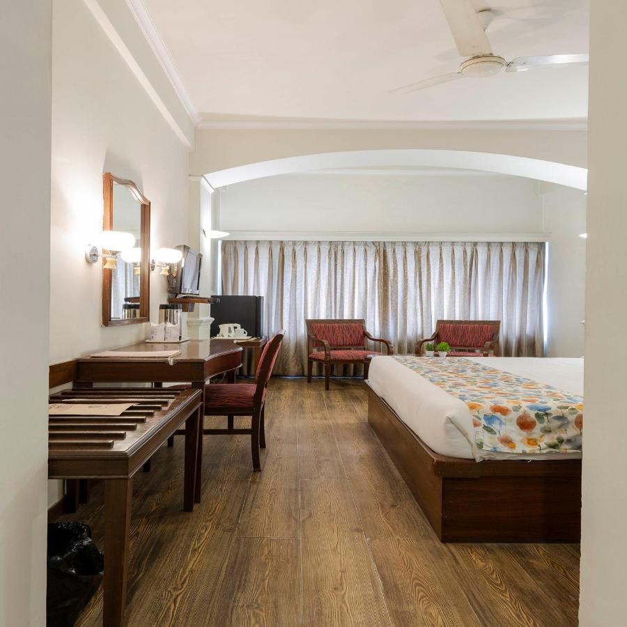 Hotel Crystal Palace Мірут Екстер'єр фото
