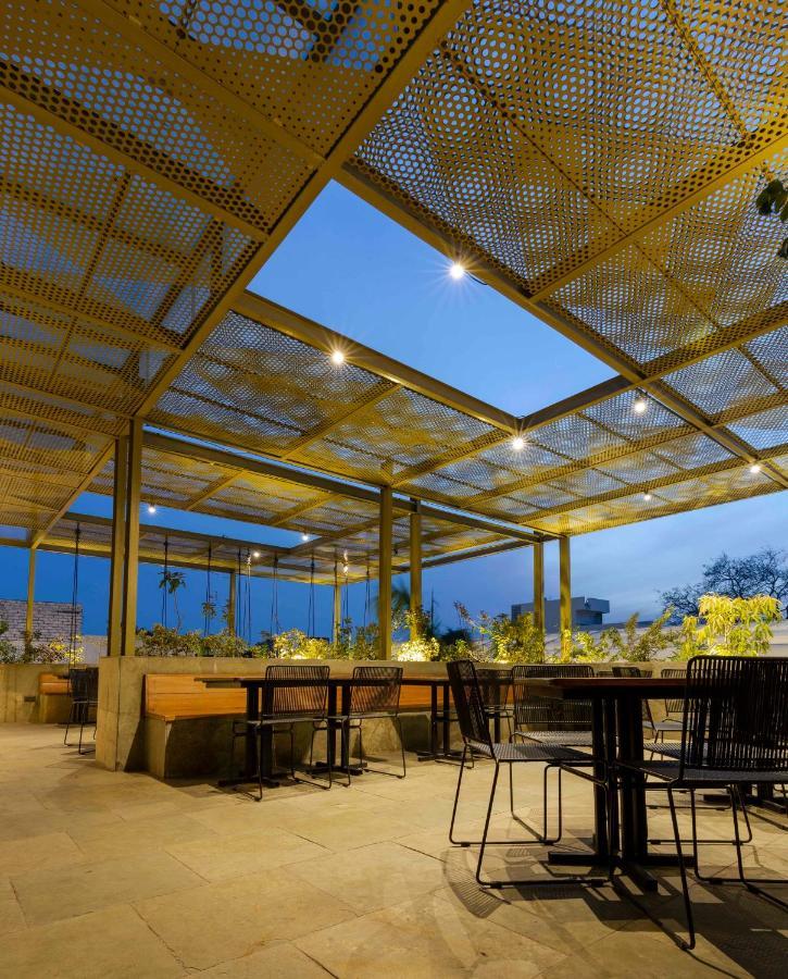 Hotel Crystal Palace Мірут Екстер'єр фото