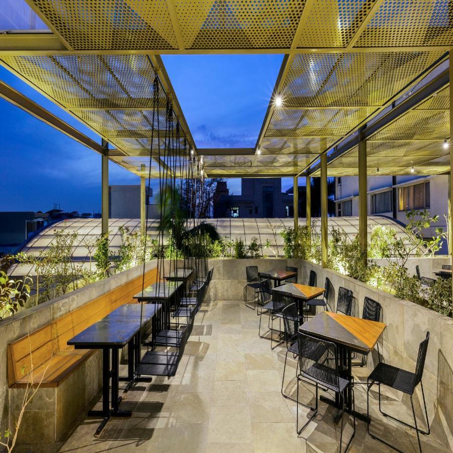 Hotel Crystal Palace Мірут Екстер'єр фото