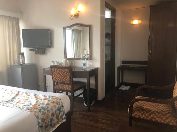 Hotel Crystal Palace Мірут Екстер'єр фото